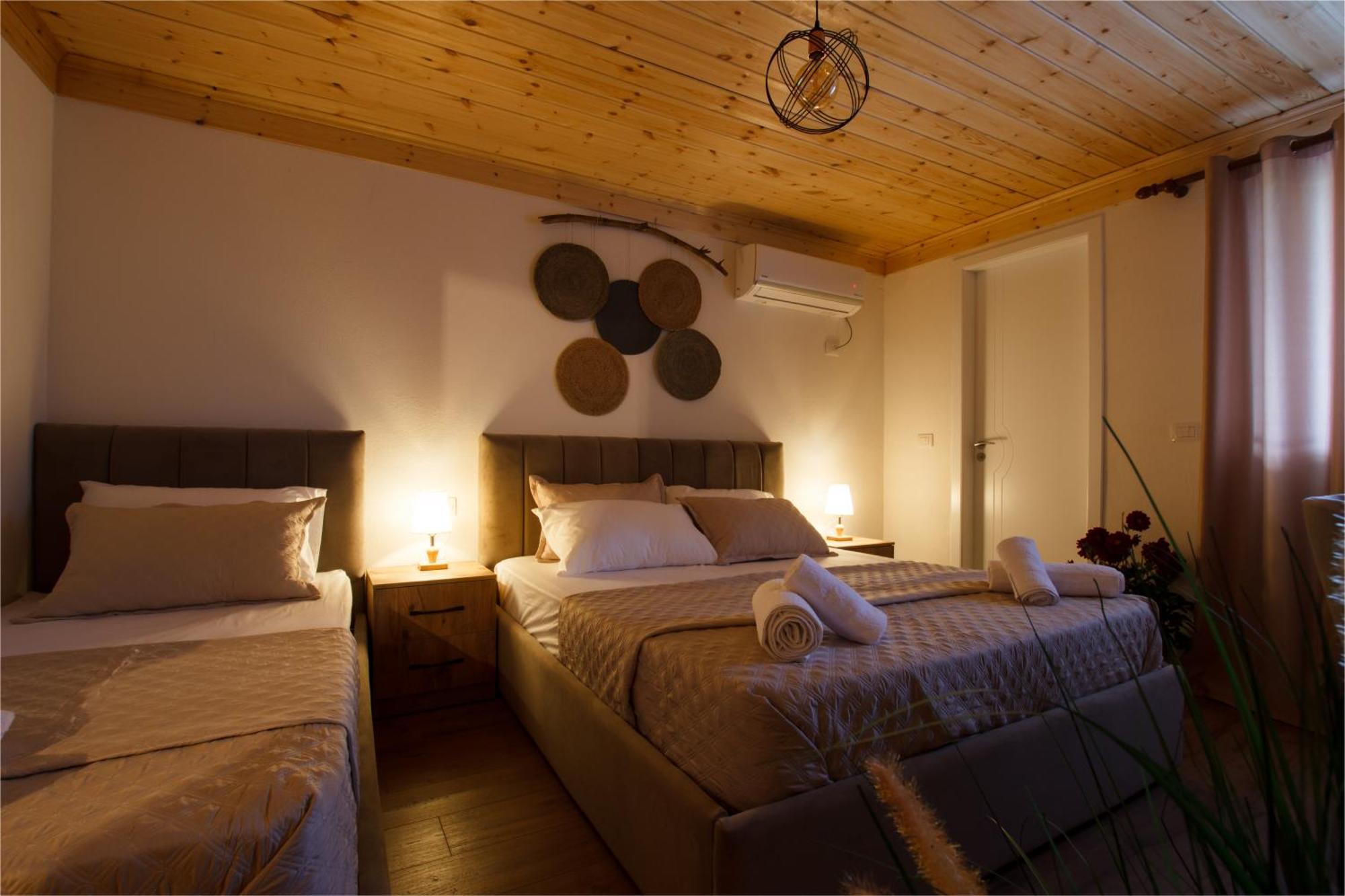 Guva Guest House Gjirokaster Ngoại thất bức ảnh